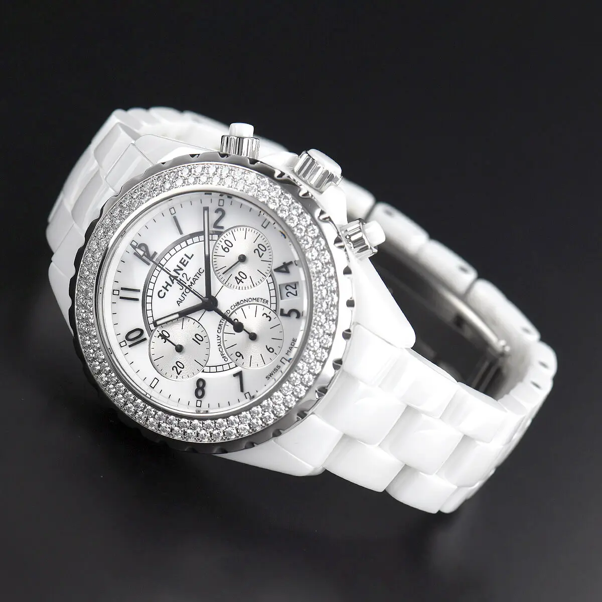 いま最も売れているレディースウォッチ☆シャネルJ12のサイズ選び